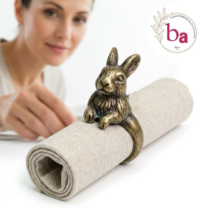 Anneau de serviette en fer vintage motif lapin H Model Ba, 4,5 cm, durable, écologique, pour décoration de table de mariage et accessoire de fête - Product Image 1
