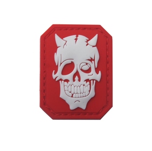 Parches de PVC con Logotipo Personalizado de Lujo, Insignias de Goma Suave 3D de Alta Calidad, Diseño Personalizado para Accesorios de Ropa de Moda - Product Image 1