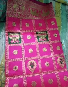 ผ้าไหมทอมือแบบดั้งเดิม KV ลายบาเนราสี - Product Image 4