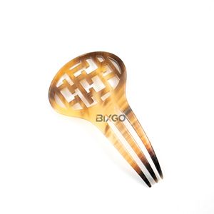 Accessoire capillaire unisexe artisanal en corne de buffle naturelle gravée à la main, écologique, pour chignons, marque BIXGO, fabriqué en usine au Vietnam - Product Image 1