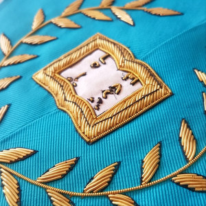 ปกเสื้อพิธีการ - ลายปักดิ้นทองแบบฝรั่งเศส Groussier Rite Moire ปักด้วยมือ - Product Image 2