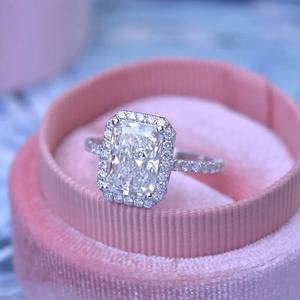 Anillo de Compromiso de Plata 925 con Halo de Diamantes Moissanite de Corte Radiante de 2.50 Quilates, Regalo para Ella, Anillo de Boda para Mujer, Anillos de Diamantes VVS - Product Image 3