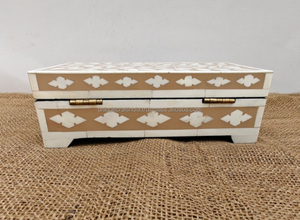 Cajas de Regalo Versátiles, Pulimentadas y Duraderas con Incrustaciones de Hueso y Relleno de Resina, Varios Tamaños, Elegantes para Guardar Recuerdos, Joyas y Objetos Preciosos - Product Image 4