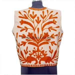 Chaleco Bordado Floral Único, Ecológico, para Invierno, Forro Cómodo, Chaqueta de Algodón Suzani de Inspiración Vintage para Mujer - Product Image 2