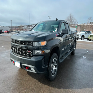 Chevrolet Silverado 1500 Custom Trail Boss 2019 en parfait état - Product Image 1