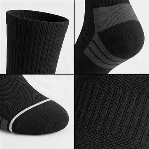 Chaussettes de basket-ball respirantes North Approach Crew Socks, motif lettres noir et blanc, pour adultes, été - Product Image 4