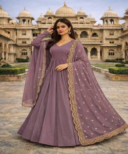 ชุดเดรสผ้าฝ้ายเรียบสไตล์โมเดิร์น พร้อมผ้าคลุมไหล่ปักลายประดับเลื่อม สำหรับงานเทศกาล ราคาขายส่ง เสื้อผ้าชาติพันธุ์ หลายสี - Product Image 1