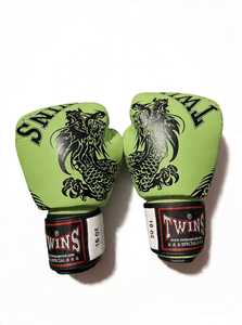 Guantes de Boxeo Gemelos Negros Personalizados al por Mayor, de Primera Calidad, de Cuero Genuino con Cordones, para Entrenamiento y Sparring de MMA y Muay Thai - Product Image 5