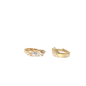 Boucles d'oreilles créoles en or jaune massif 10K 18K 14K avec diamants taille baguette et ronds, couleur DEF, clarté VS VVS, certificat IGI, vente en gros - Product Image 1