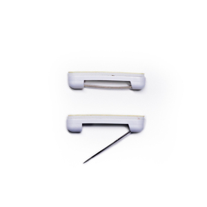 Clip avec épingle de sûreté brodée en PVC durable de 32 mm gris adhésif pour l'utilisation de badges ou de porte-cartes - Product Image 2