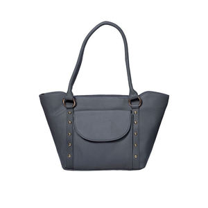 Sac fourre-tout noir en cuir PU souple, sac à bandoulière avec décorations en pompon, fermeture éclair, grande capacité pour un usage quotidien - Product Image 3