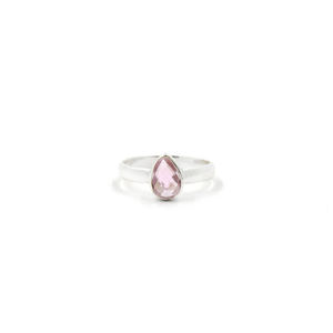 Anillo de Cuarzo Rosa con Forma de Pera - Anillo de Latón Plateado con Acabado Mate Estilo Bohemia Sin Níquel - Product Image 3