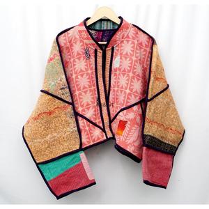 Veste Kantha vintage à col mandarin, réversible, à séchage rapide, en coton matelassé, écologique, fabriquée à la main en Inde, vente en gros de qualité supérieure ART&ART - Product Image 1