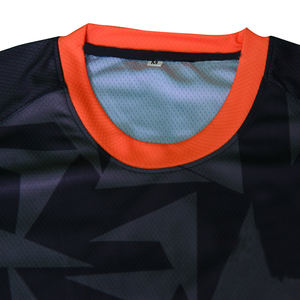 Maillot de football pour homme en tissu durable, facile à laver, respirant, confortable, anti-plis, avec les dernières tendances. - Product Image 3