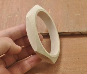 MN Exports - Brazalete de Madera Natural Hecho a Mano, Estilo Rústico Étnico, Joyería de Muñeca Boho, Accesorio de Moda Ligero, Cristiano - Product Image 6