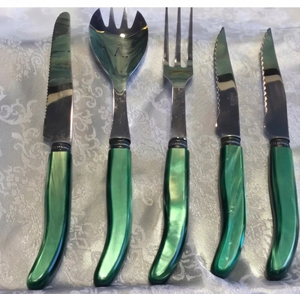 Service de couverts vert antique avec poignées pour dîners vintage, mariages, fêtes, cuisine à domicile, restaurants et traiteurs - Product Image 1