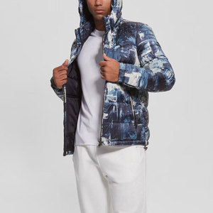 Veste matelassée de football d'hiver durable à capuche avec logo frontal, écologique et respirante pour l'entraînement quotidien - Product Image 3