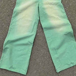 Vaqueros holgados de alta calidad hechos a medida para hombre, vaqueros desgastados con efecto descolorido, color verde menta, con pedrería, vaqueros anchos de pierna ancha para hombre. - Product Image 3