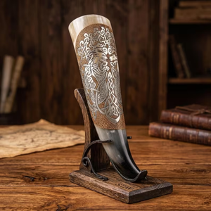 Cuenco Vikingo Artesanal para Beber, Taza Negra para Mead con Soporte de Exhibición - Product Image 5