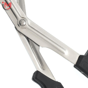 Ciseaux multi-usages à lame dentelée de 7,5″ en acier inoxydable noir, instrument de coupe pour pansements chirurgicaux et traumatiques, OEM - Product Image 3
