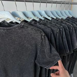 เสื้อยืดผู้ชายแบบหนา 240 GSM ซักย้อมสีเอซิด 100% ผ้าฝ้ายทรงโอเวอร์ไซส์ พิมพ์ลายสกรีนตามสั่ง รับผลิตแบบ OEM ODM ขายส่ง - Product Image 1