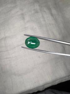 Émeraude Naturelle Zambienne 3,65 Carats Coupe Ovale Pierre Précieuse Verte pour Fabrication de Bijoux Fins Bagues Pendentifs - Product Image 2