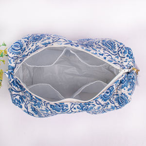 Nouvel ensemble de trousses de maquillage matelassées en coton imprimé pour femme, idéal pour les voyages, avec fermeture éclair, pochette de rangement lavable pour articles de toilette, vente en gros - Product Image 5