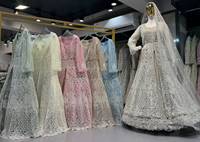 Robe Lehenga Choli Grande Taille en Dentelle Coupe A-Line avec Voile, Taille Naturelle, Broderie Florale, Manches Lanterne, Tenue de Mariage Formelle