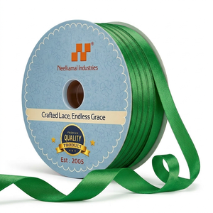 Ruban de satin vert simple face de 12 mm en gros pour bouquets, couronnes, emballages cadeaux, boîtes à gâteaux, couture, nœuds pour cheveux, décorations de fêtes - Product Image 1