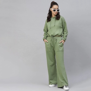 Ensemble sweat à capuche court en molleton avec cordon de serrage et pantalon large unisexe – Tenue deux pièces personnalisable en gros - Product Image 2