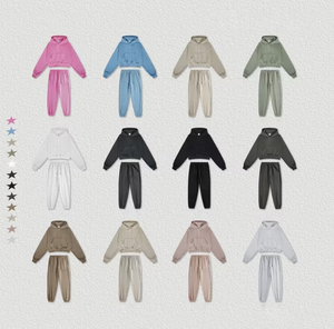 Conjuntos de Sudaderas y Pantalones Deportivos Cortos Y2K Lisos de Alta Calidad al por Mayor para Mujer, Conjuntos Deportivos con Logotipo Personalizado para Mujer - Product Image 1