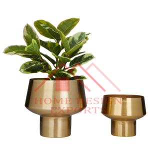 Pots de fleurs dorés jardinière sur socle pour salon - Product Image 2