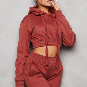 Ensemble de survêtement personnalisé pour femme : sweat à capuche court et pantalon de jogging en coton doux – Vêtements de sport et mode – Fabrication en gros - Product Image 4
