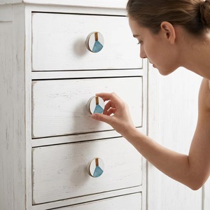 Bouton de tiroir rond en céramique, design industriel, blanc, bleu, bord doré, installation facile, pour armoire, meuble, maison, bureau - Product Image 3
