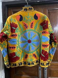 Chaqueta de invierno de terciopelo floral estilo étnico Suzani, abrigo corto bordado para festivales, abrigo de verano con botones y estampado, tejido de punto. - Product Image 4