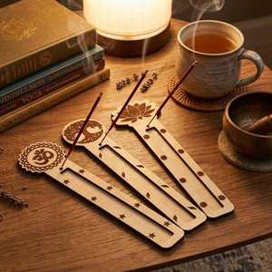 Porte-encens en bois gravé sur mesure, Om, brûleur de bâtonnets de lotus, décoration bohème pour la maison, méditation spirituelle, salle de Puja, cadeau de pendaison de crémaillère - Product Image 1