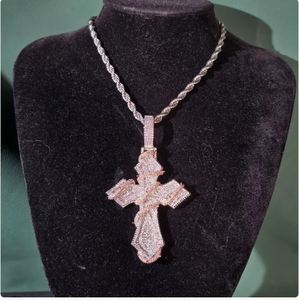 Colgante de cruz de moissanita de alta calidad, joyería de moda hip hop para hombres y mujeres, ideal para fiestas y celebraciones. - Product Image 5