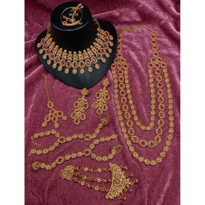 Ensemble de bijoux fins Jewelemarket 10575538DBL avec pierres autrichiennes et perles pour tenue de mariée - Product Image 3