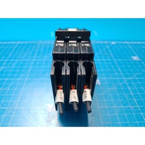 Disjoncteur tripolaire Eaton QCR3015T d'occasion – Pièces d'équipement semi-conducteur de marque Legacy - Product Image 4