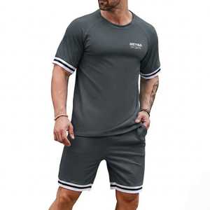 Ensemble de vêtements d'été pour homme, haut de gamme, deux pièces, t-shirt ample et short assortis, style streetwear, léger, confortable et tendance - Product Image 1