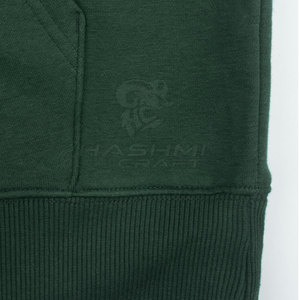 Conjunto deportivo para hombre de estilo único con sudadera con capucha de manga larga y pantalones ajustados, diseñado para mayor comodidad y moda urbana diaria. - Product Image 5
