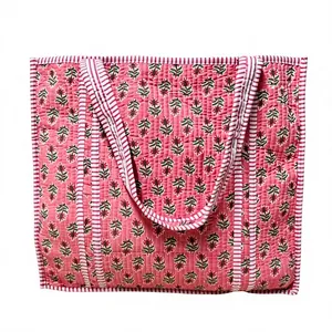 Sac fourre-tout matelassé en coton fait main, écologique, imprimé floral indien, à fermeture ouverte, réutilisable, élégant, pour le shopping ou les soirées - Product Image 2