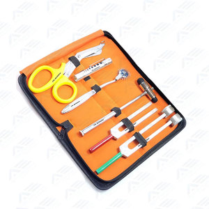 Kit d'outils pour étudiants en médecine de 6 pièces : Mallette de percussion réflexe, Lampe stylo Buck Hammer, Diapason C 128 C 512, Ciseaux à pansements 7,25 pouces - Product Image 2