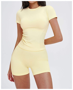 New <b>Design</b> Shots Sleeve <b>Compression</b> <b>Shirt</b> For Women Best Premium Quality <b>Customize</b> Logo Short Sleeve Women Rash Guard - Product Image 4
