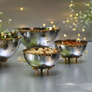 Bol moyen élégant en Kansa pur, finition dorée, style martelé à la main, décoratif, organique, moderne, contemporain, luxueux - Product Image 2