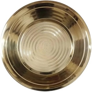 Plateau de service rond en métal martelé, finition or poli, fait main, design moderne et luxueux, idéal pour les desserts et les repas. - Product Image 2