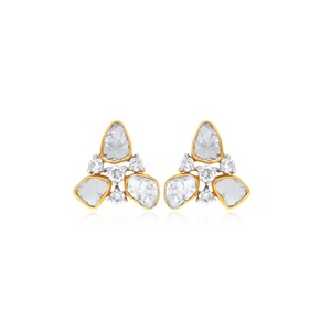 Boucles d'oreilles clous en diamant rose taillé en forme de triangle, cultivé en laboratoire, en or 18 carats, fabrication de bijoux fins, vente en gros - Product Image 1