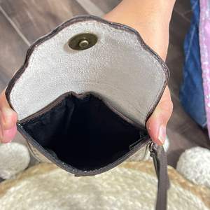 Sac à main en cuir de vachette artisanal style western, nouveauté très demandée, avec dragonne tournesol, pochette de téléphone rustique bohème à porter en bandoulière - Product Image 6