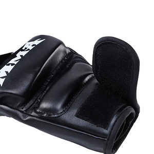 นวมมวยไทยสีดำ สำหรับคิกบ็อกซิ่ง ฟิตเนส MMA ซ้อมต่อยมวย ฝึกซ้อม ต่อยกระสอบทราย ทำจากวัสดุ PU กันลื่น ระบายอากาศได้ดี - Product Image 2