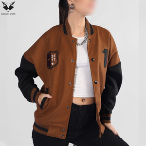 Veste varsity à manches longues de style actuel, couleur contrastée marron et noir, avec logo brodé et fermeture à boutons pour femmes - Product Image 5